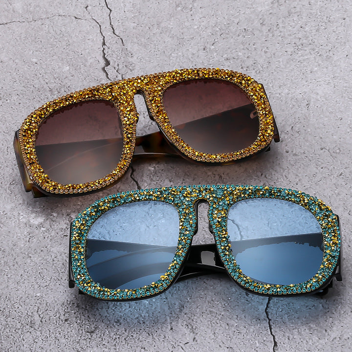 Women's eye-catching sunglasses with crystal embellishment Bowlift