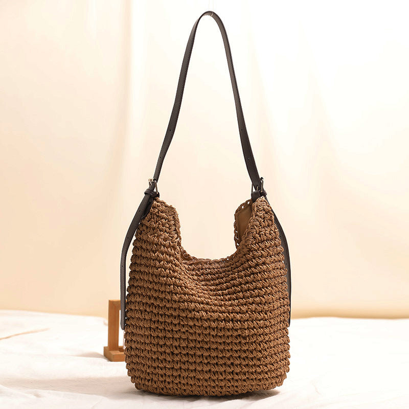 Casual handbag with wide shoulder strap Bowlift