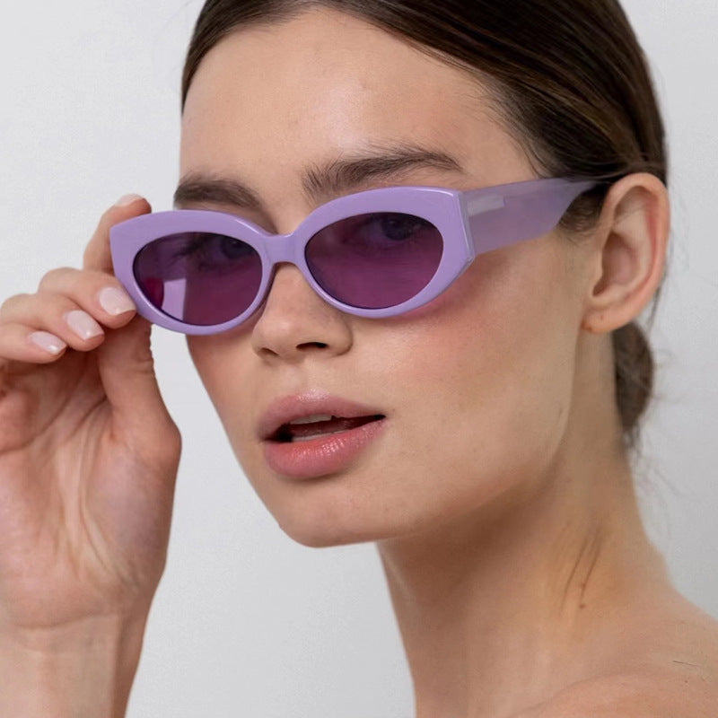 Women Cat-Eye Sunglasses in stylish plastic design Bowlift