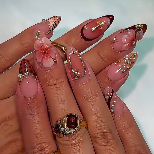 Creative nail art set with floral and glamorous accents Bowlift