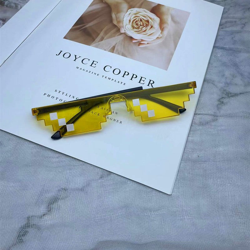 Geometric Pixelated Frame Sunglasses Bowlift
