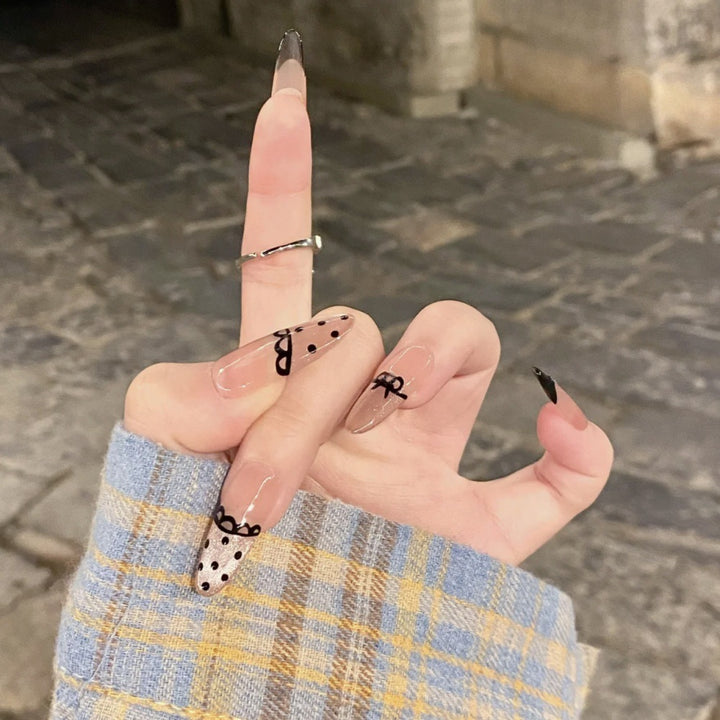 Stylish Press-On Nail Set with Artistic Patterns Bowlift