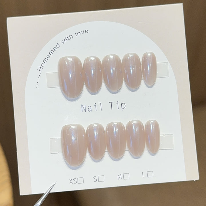Artificial nails in a timeless elegant design Bowlift