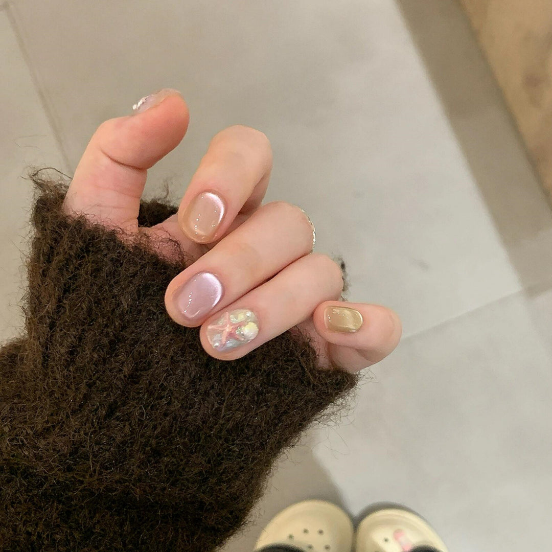 Artificial Nail Set with Shimmering Accents Bowlift