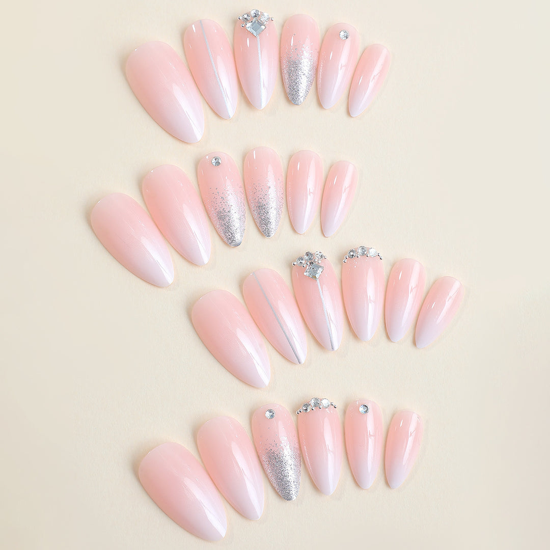 Artificial nail set with elegant glitter accents Bowlift