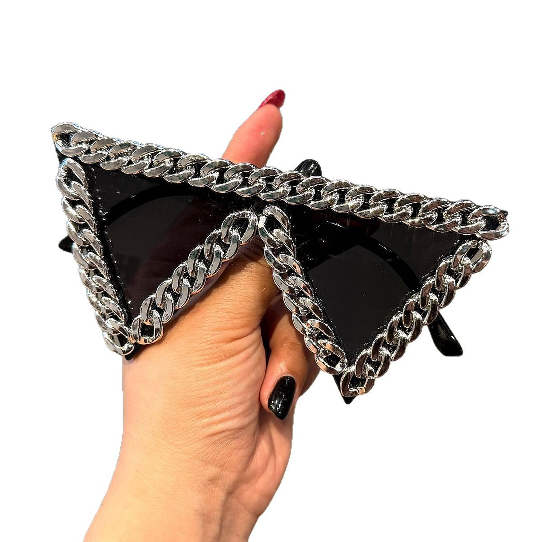Women's trendy sunglasses with striking chain frame Bowlift