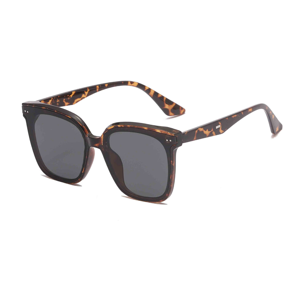 Ladies sunglasses in modern design with gradient lenses Bowlift