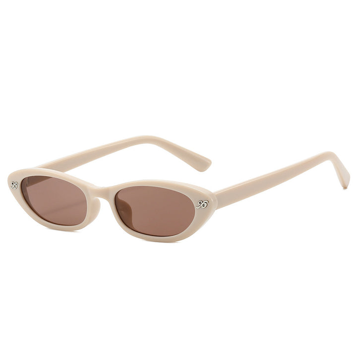 Retro-Inspired Cat-Eye Sunglasses Bowlift