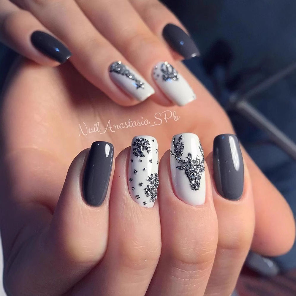 Artistic Winter-Themed Nail Art Bowlift