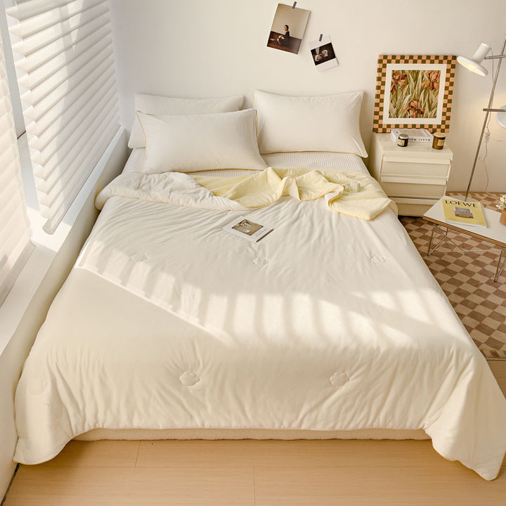 Women's high-quality duvet with a velvety surface and elegant quilting Bowlift