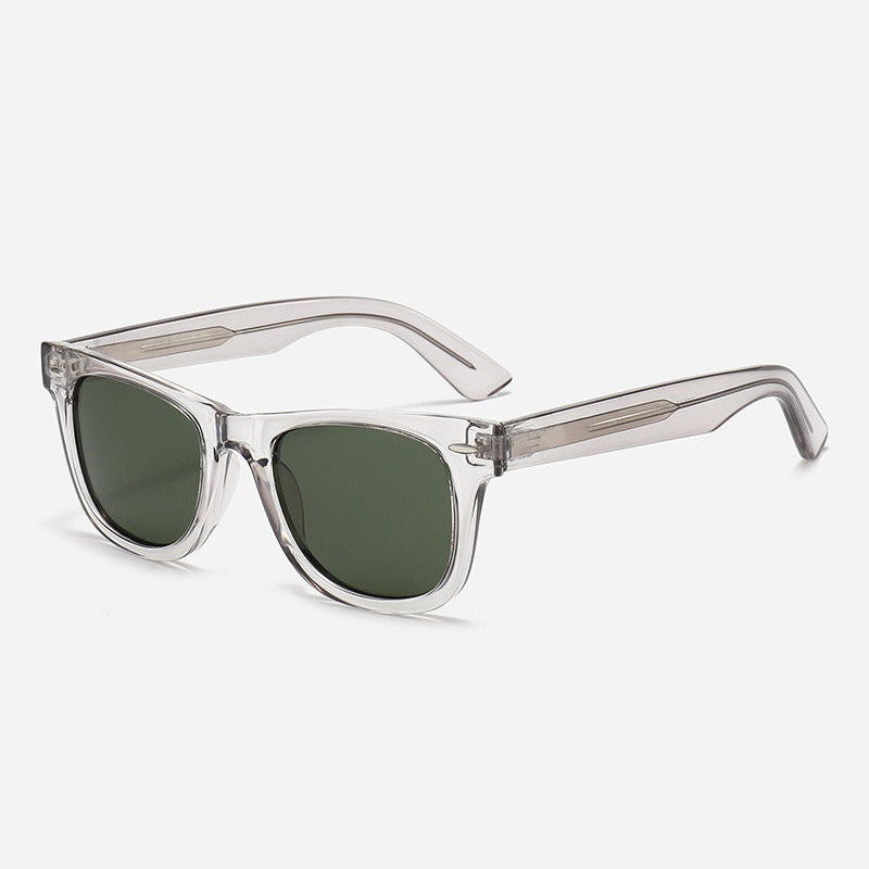 Ladies classic sunglasses with timeless design Bowlift