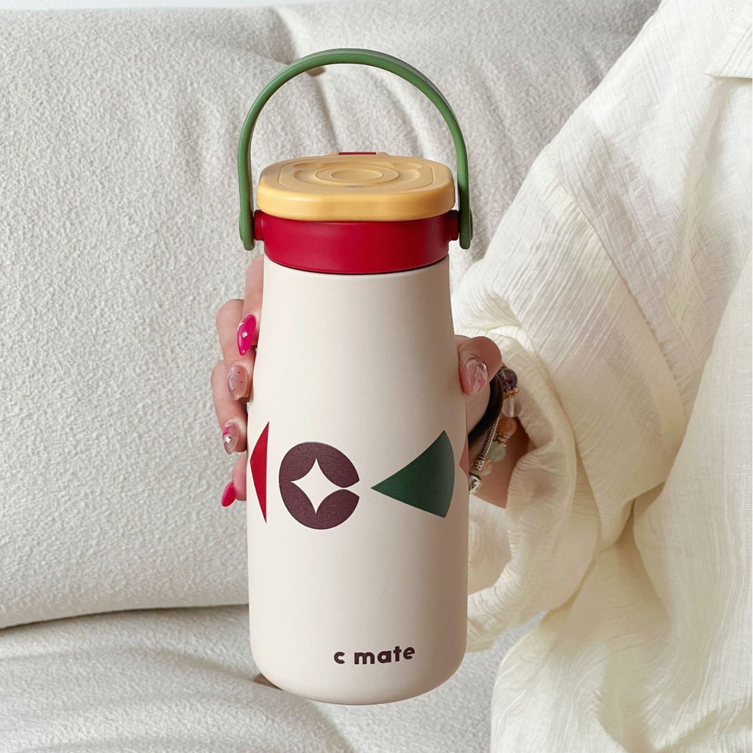 Women's ergonomic water bottle with practical carrying handle Bowlift