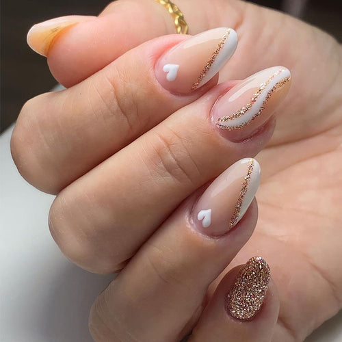 Glamorous nail art with delicate glitter effect Bowlift