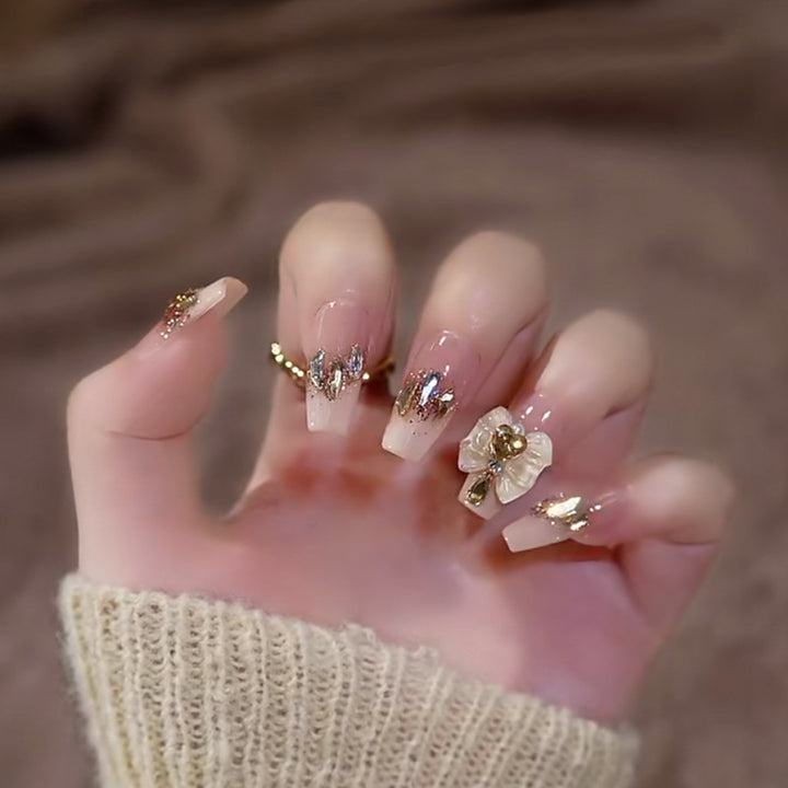Glamorous Artificial Nails Bowlift