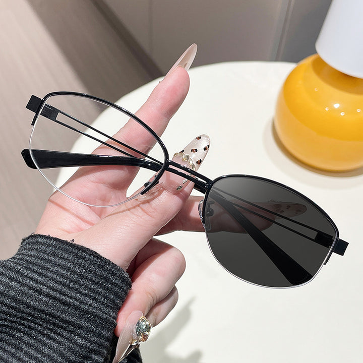Women's fashionable glasses with modern metal frame Bowlift