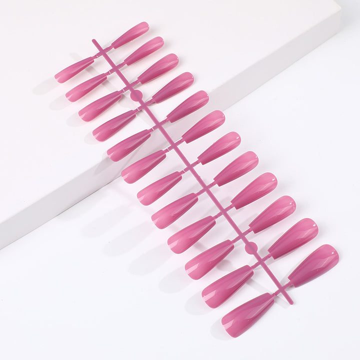 Artificial nails in classic design Bowlift