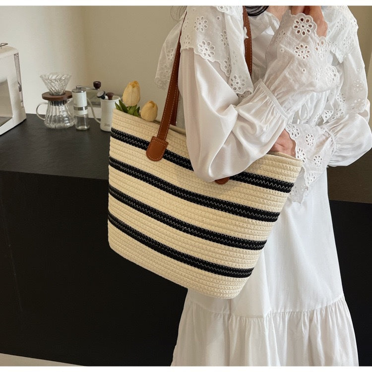 Stylish Beach Bag Bowlift