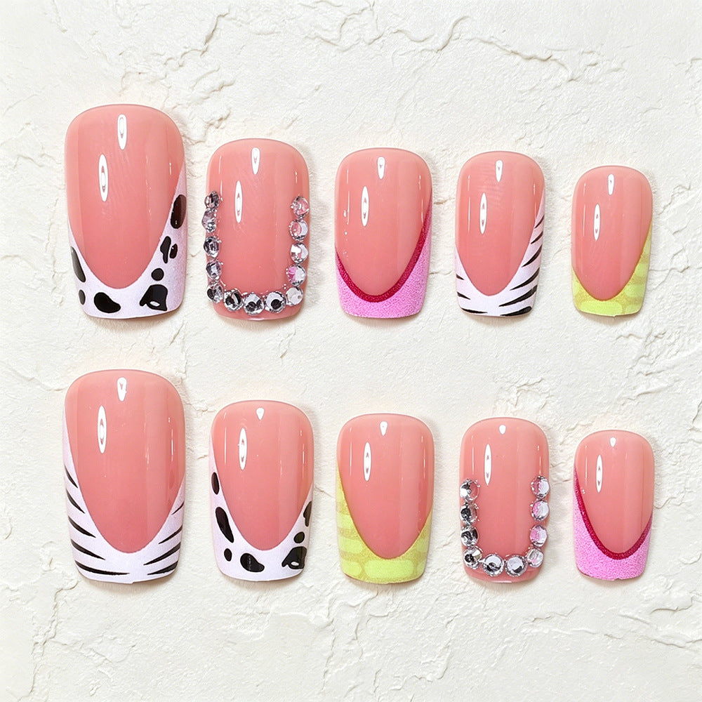 Artistic Press-On Nail Art Tips with Unique Patterns Bowlift