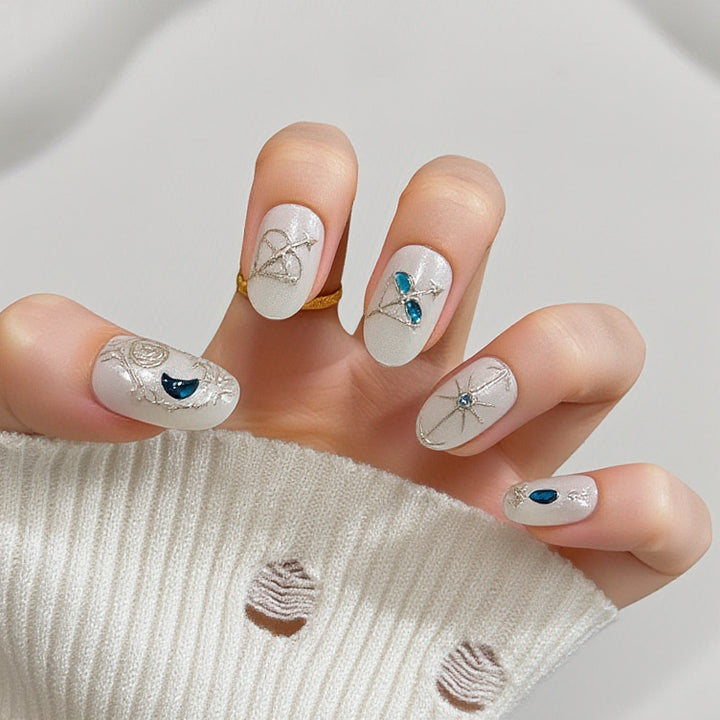 Elegant Nail Art with Black-White Contrast Bowlift