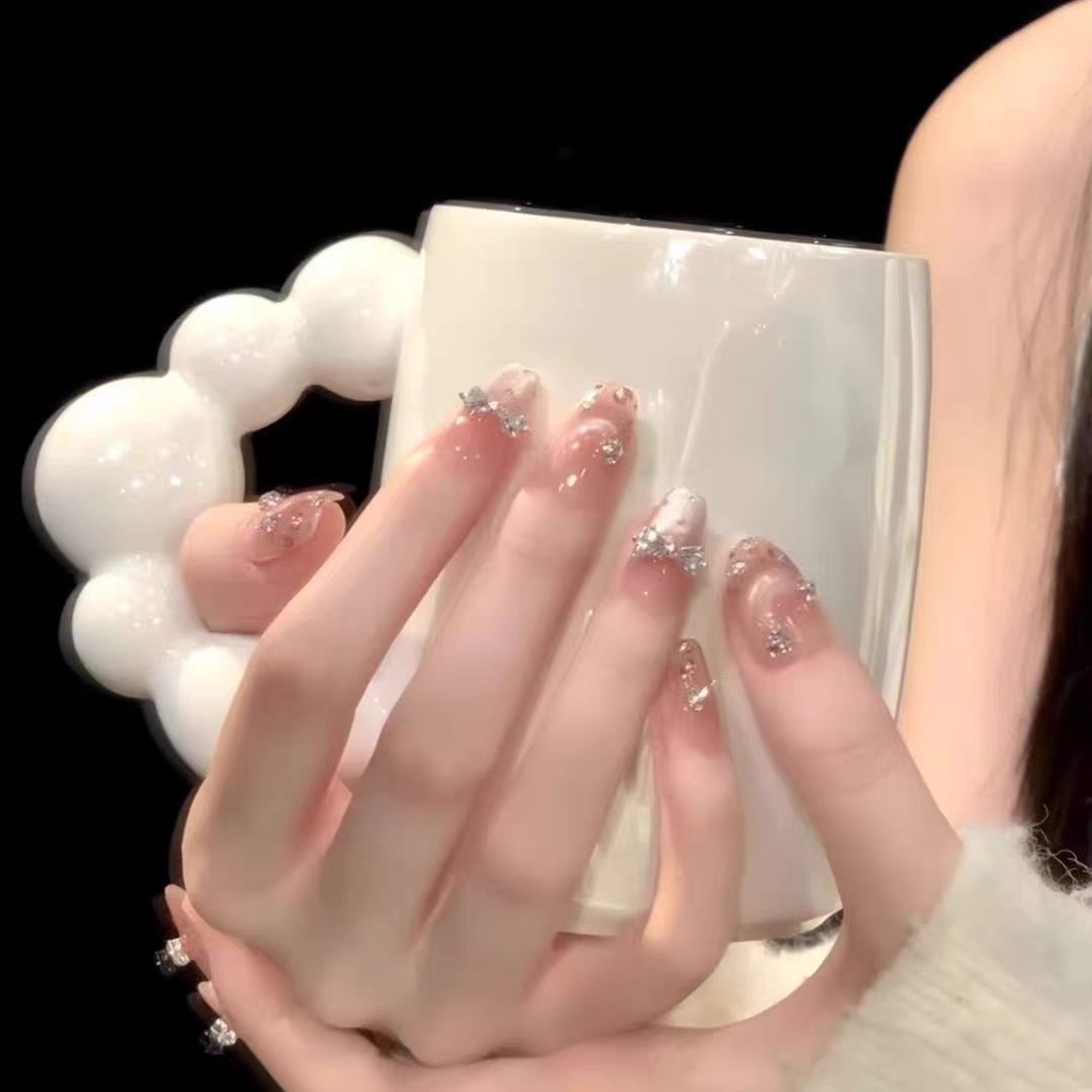 Elegant Rhinestone-Embellished Press-On Nails Bowlift
