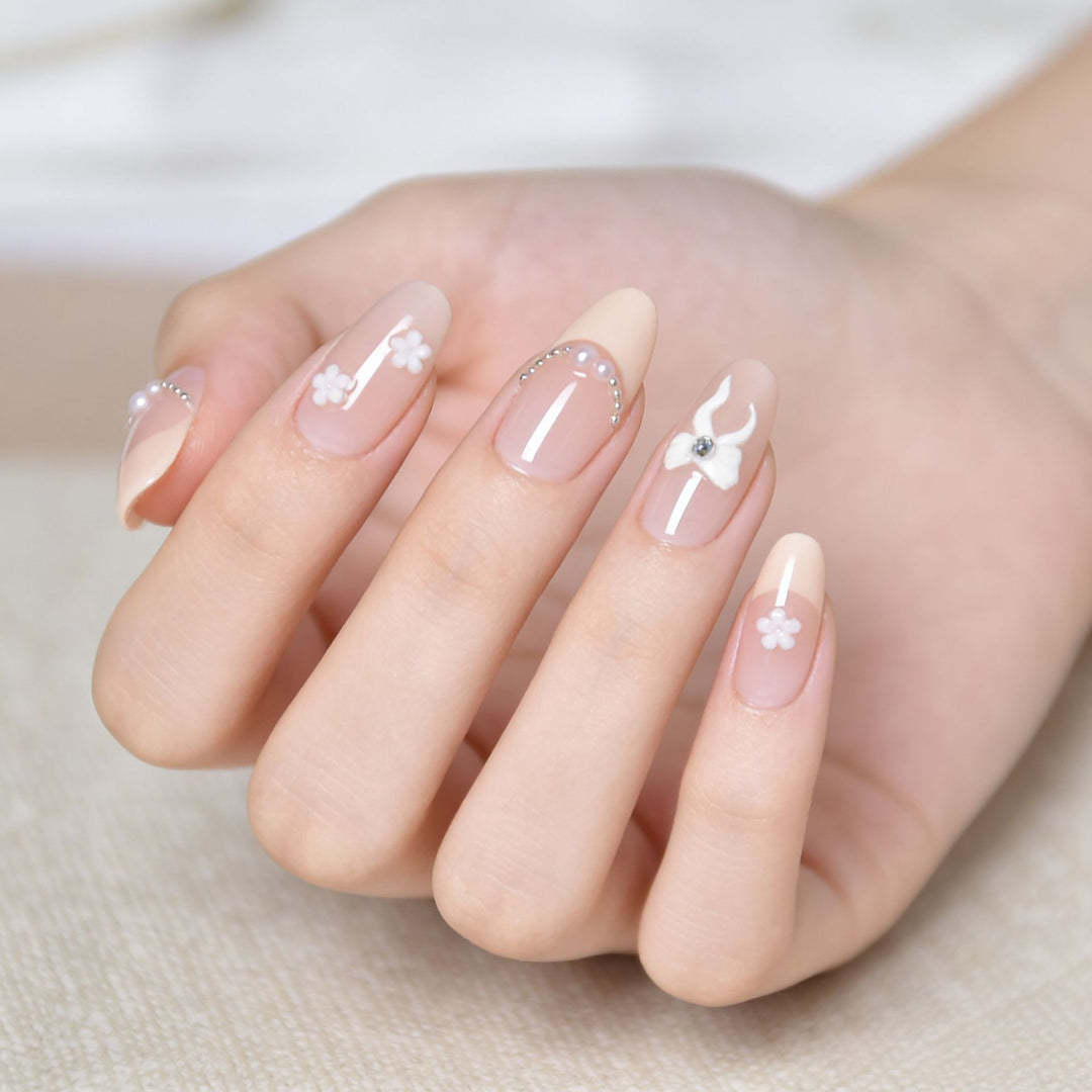 Elegant Floral Press-On Nail Art Bowlift