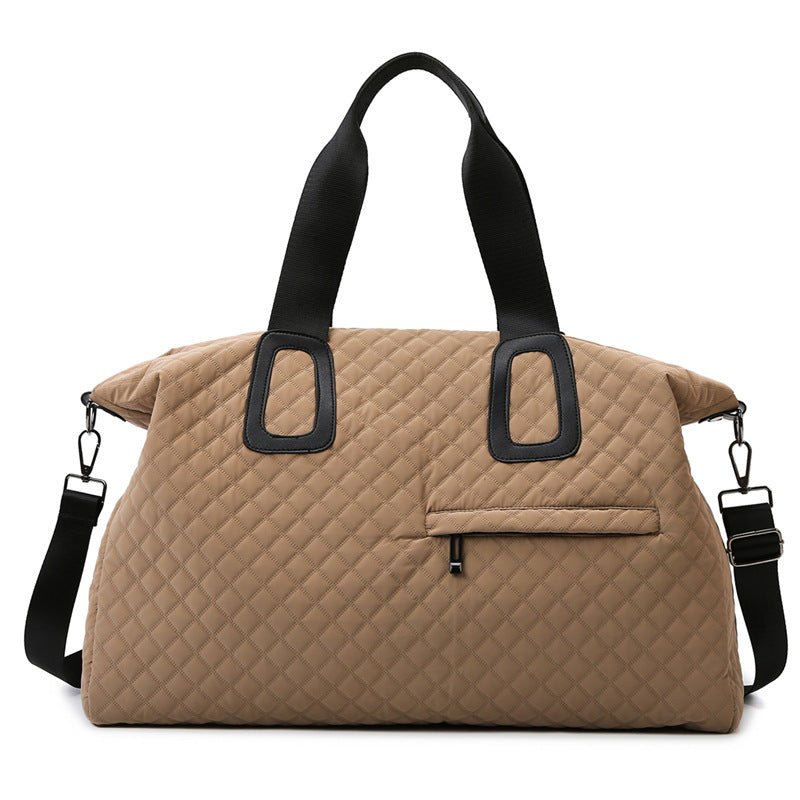 Durable weekend bag with innovative storage Bowlift