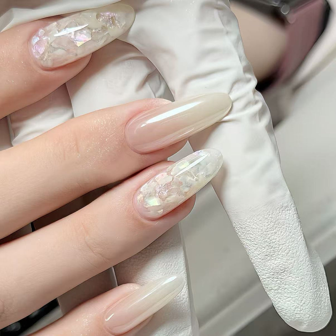 Elegant Press-On Nail Kit with Decorative Elements Bowlift