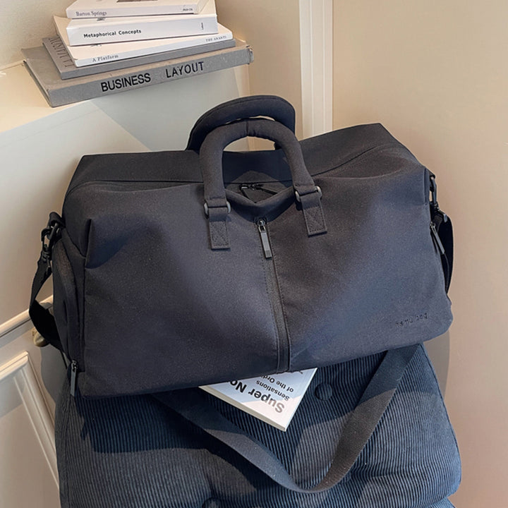 Modern travel bag with versatile carrying options Bowlift