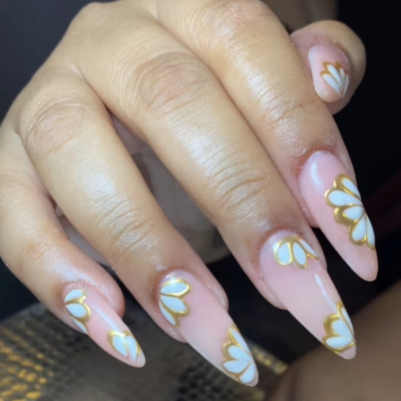Elegant Floral-accented Press-On Nail Set Bowlift