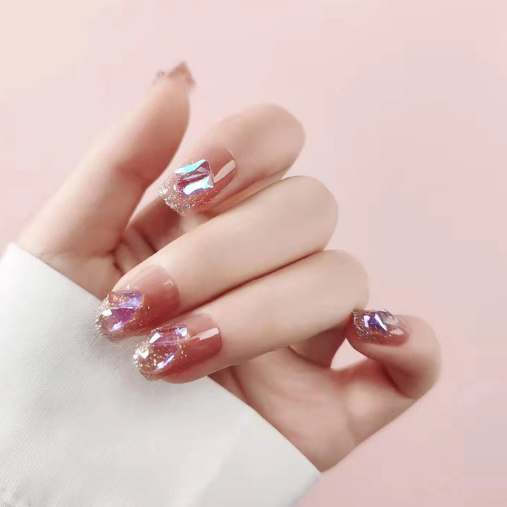 Artful and creative gel nails Bowlift