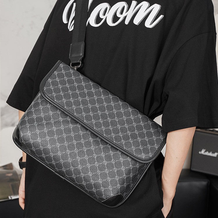 Stylish crossbody bag with adjustable shoulder strap Bowlift