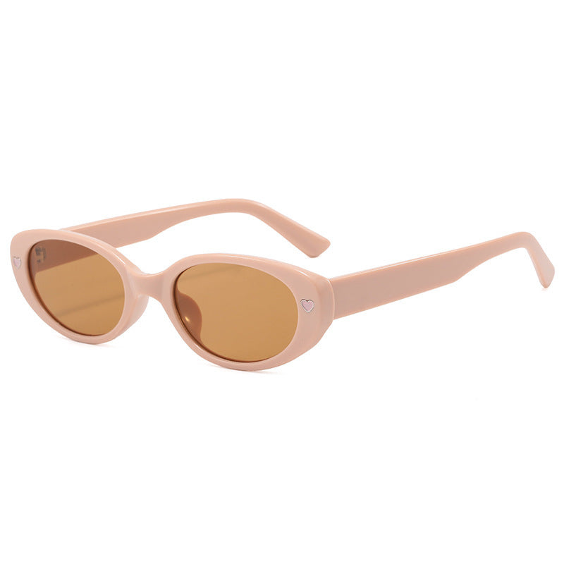 Chic Heart-Embellished Cat-Eye Sunglasses Bowlift