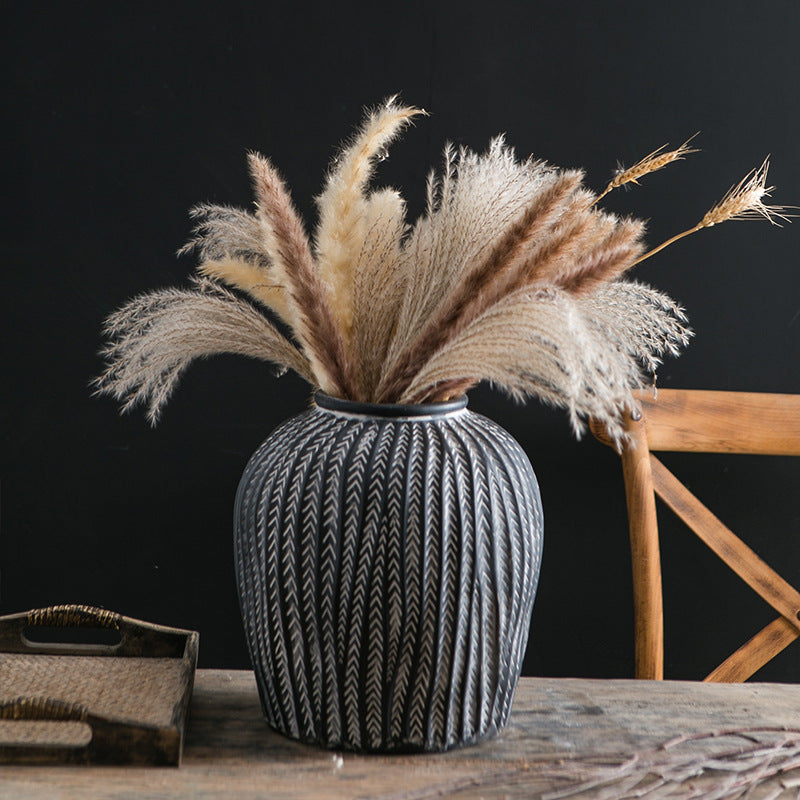Stylish ceramic vase Bowlift