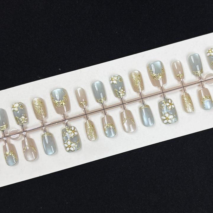 Floral-Themed Press-On Nail Kit Bowlift