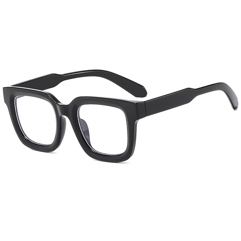 Ladies fashionable sunglasses in striking design Bowlift
