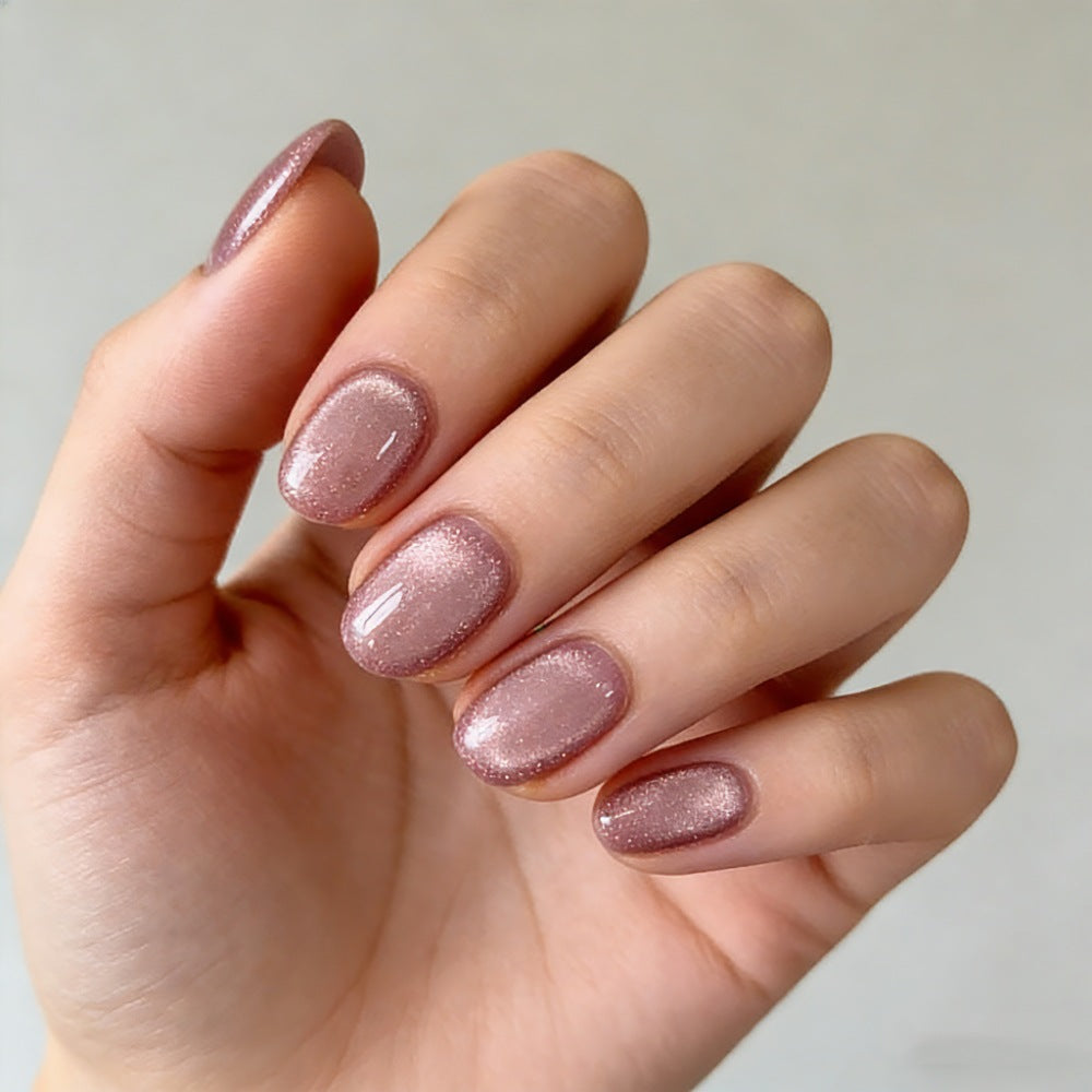 Glamorous and Shimmering Artificial Nails Bowlift