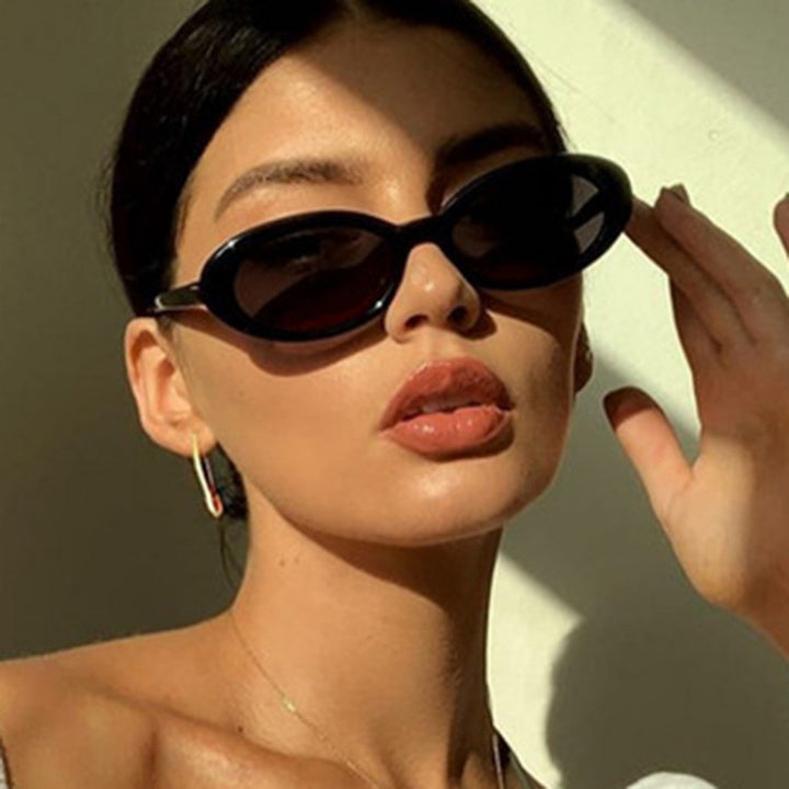 Women's Cat-Eye Sunglasses with Transparent Frame and Gradient Lenses Bowlift