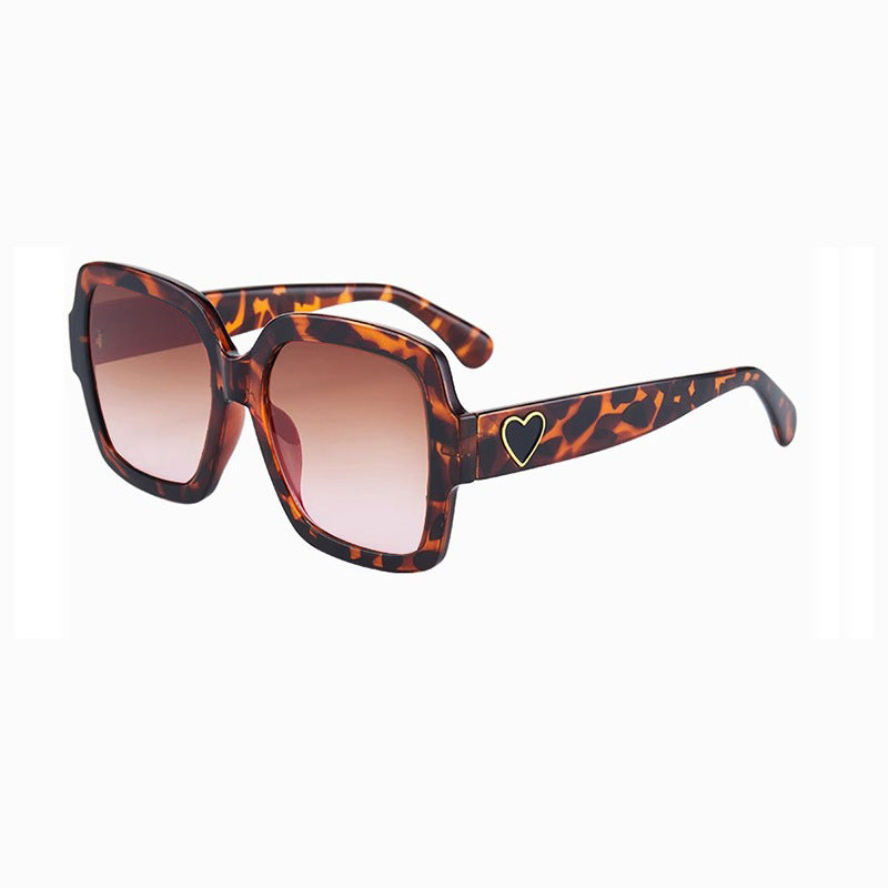 Women's fashionable sunglasses with exclusive heart detail Bowlift