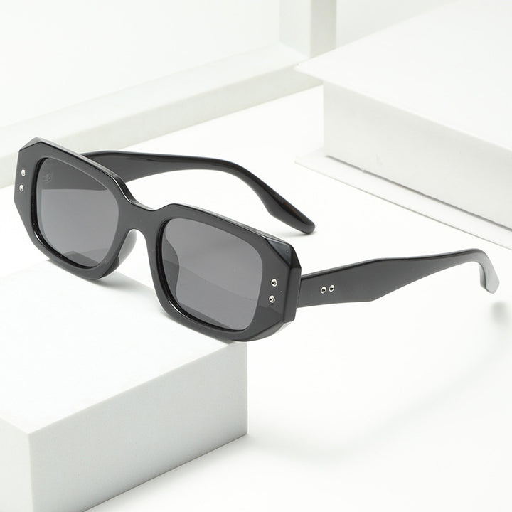 Ladies fashionable oversized sunglasses with stylish frame and UV protection Bowlift