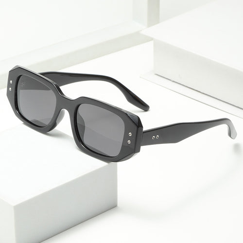 Ladies fashionable oversized sunglasses with stylish frame and UV protection Bowlift