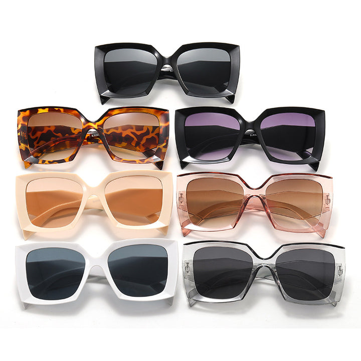 Women's Extravagant Oversized Sunglasses in Modern Design Bowlift