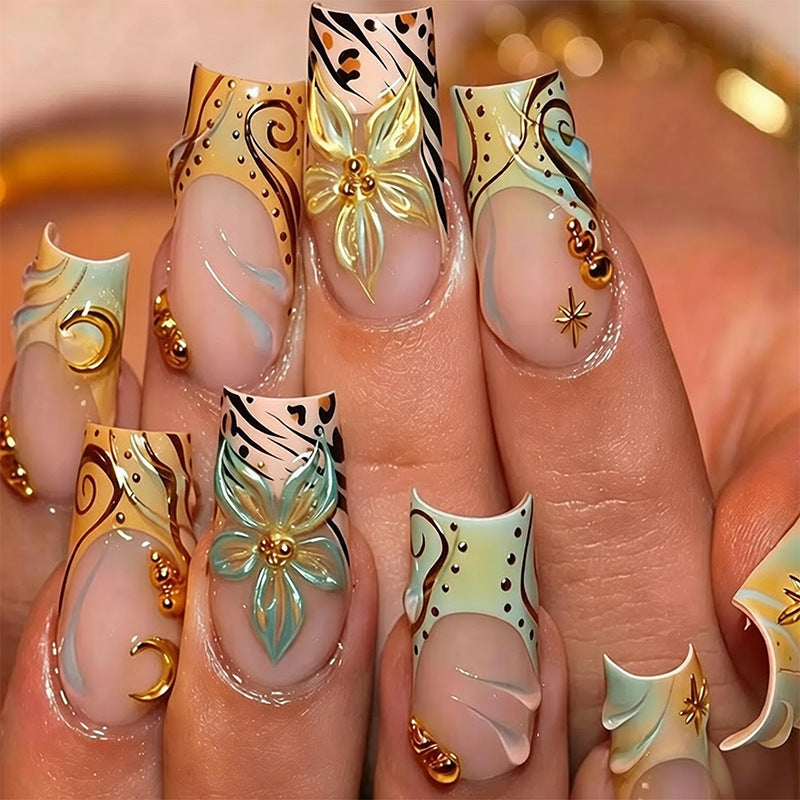 Elegant Artificial Nail Tips with Gold Accents Bowlift