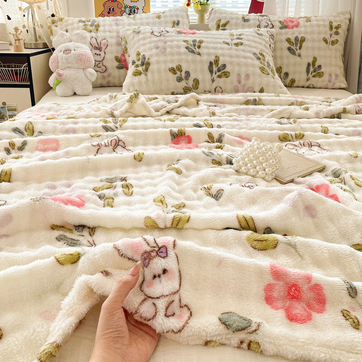 Cozy Floral Patterned Blanket