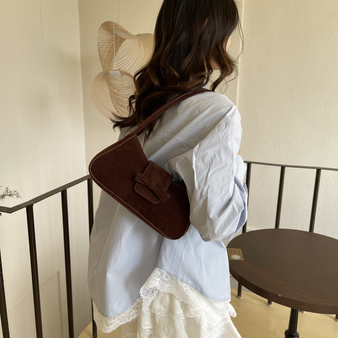 Elegant Bow-Detail Velvet Handbag Bowlift