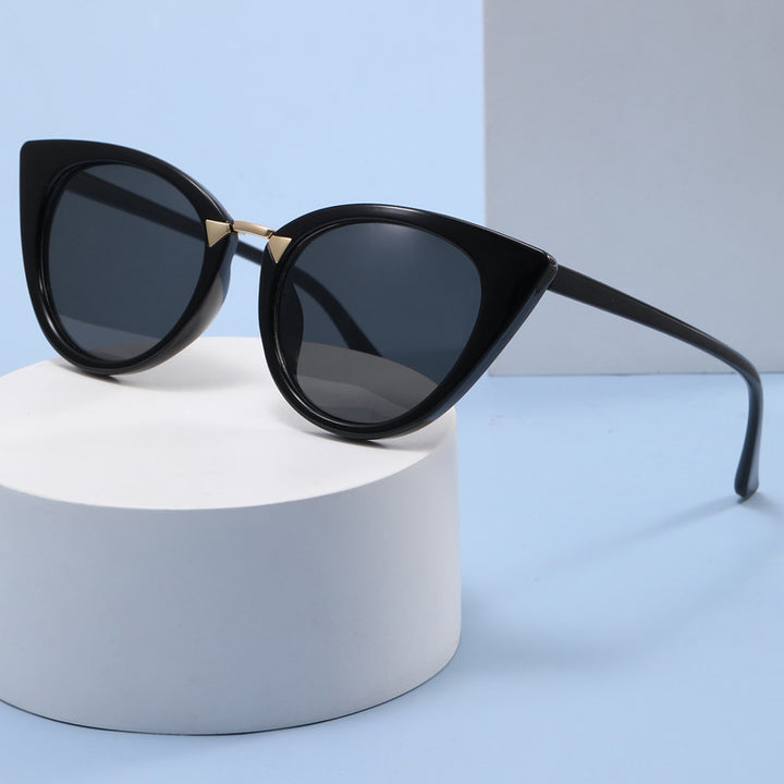 Ladies Cat-Eye Sunglasses with Elegant Golden Detail Bowlift