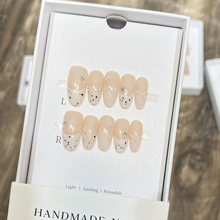 Handmade Decorative Press-On Nail Set Bowlift