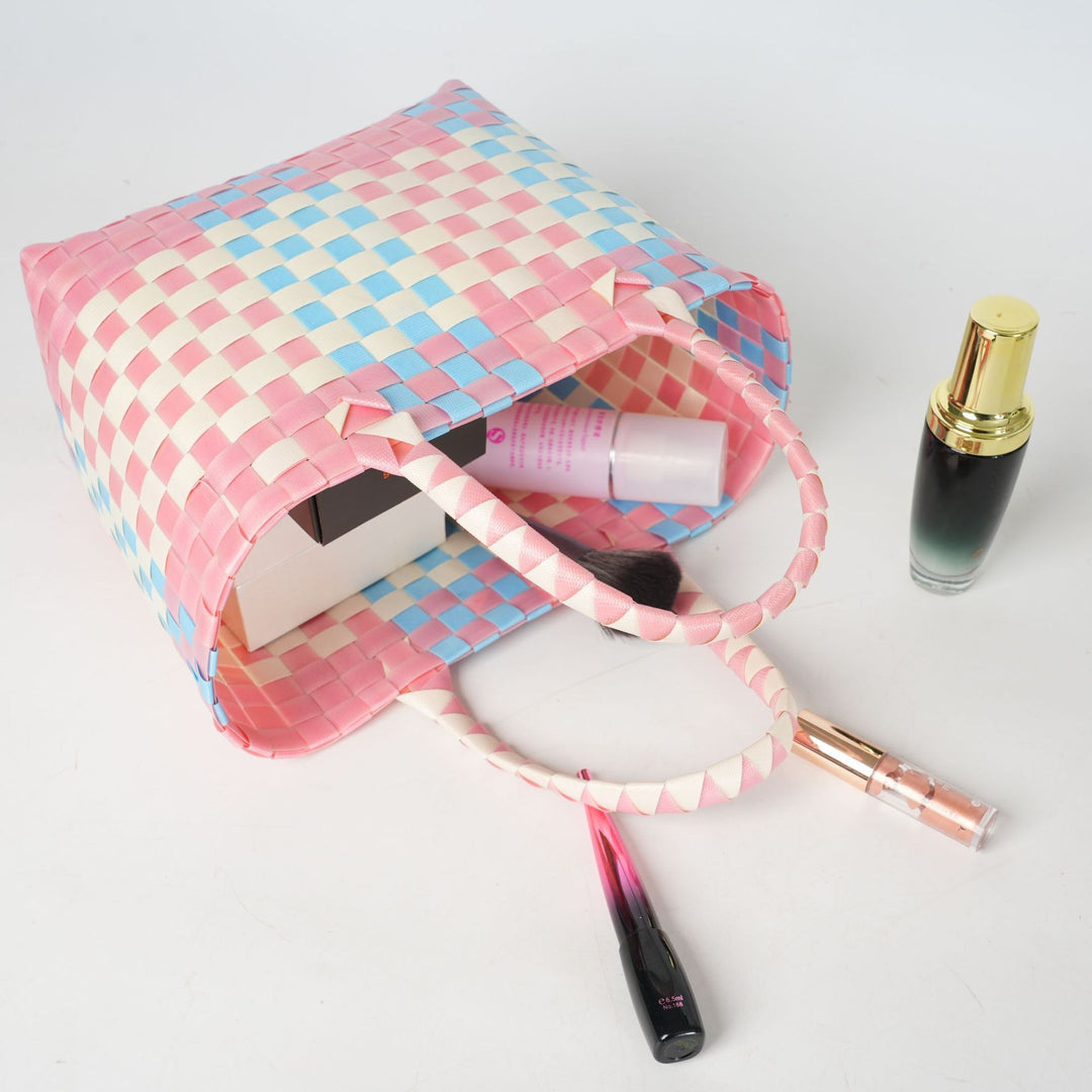 Handwoven basket bag with modern structural pattern Bowlift