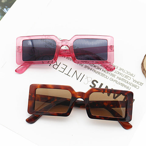 Women's Oversized Sunglasses in Modern Tortoiseshell Design Bowlift