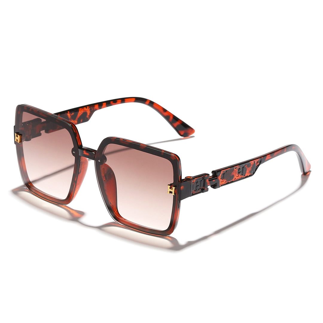 Women's oversized fashionable sunglasses with elegant gradient Bowlift