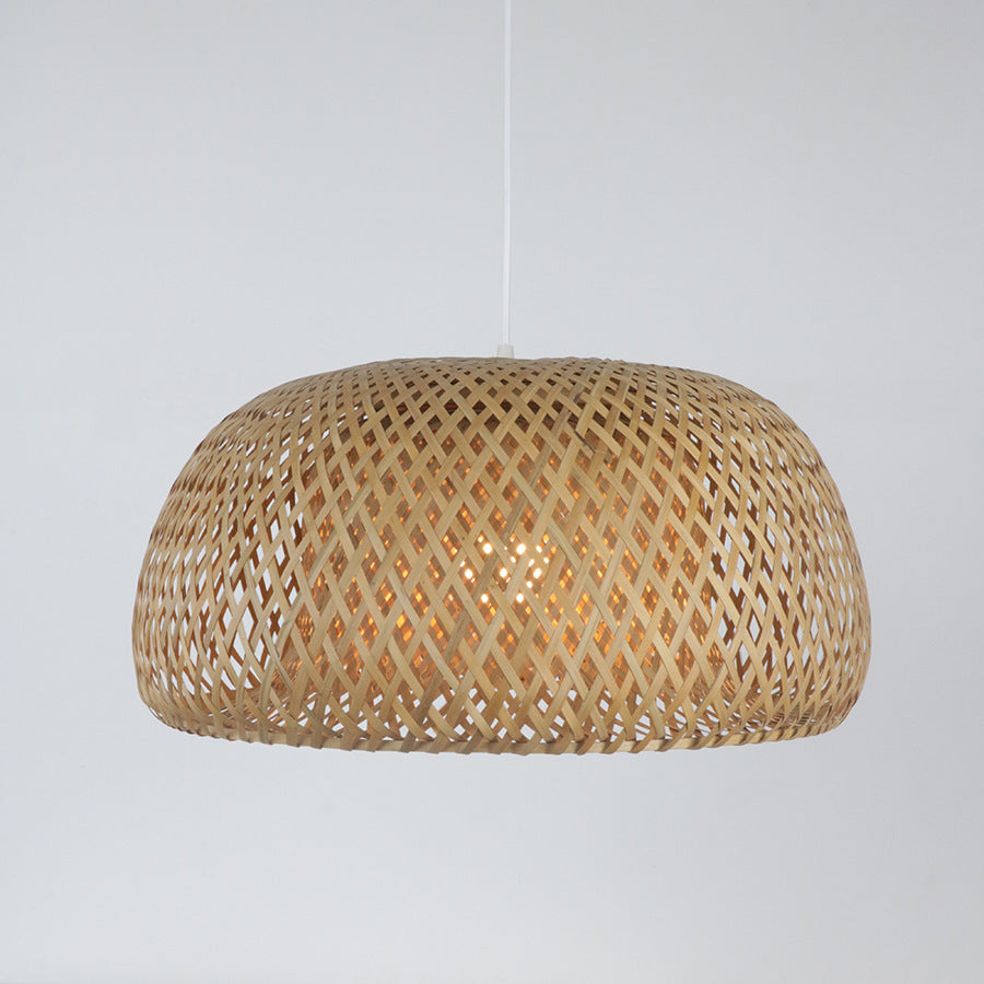 Elegant pendant lamp made of hand-woven rattan Bowlift